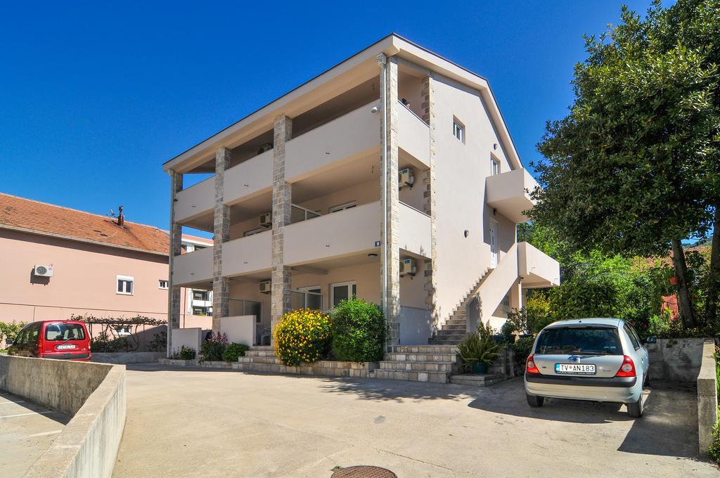 Apartments Samardzic Tivat Luaran gambar